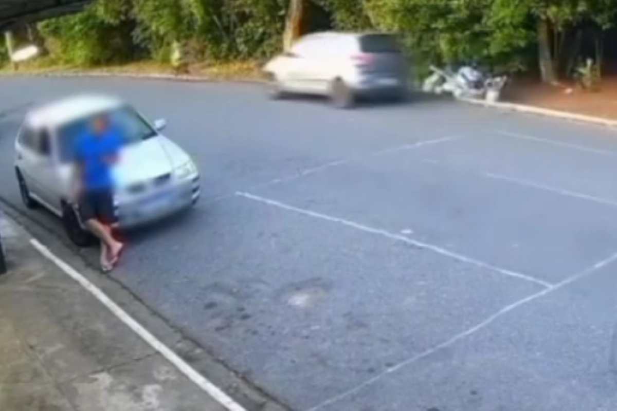 Idosa é atropelada por homem que dirigia bêbado e pelado no interior. Veja vídeo