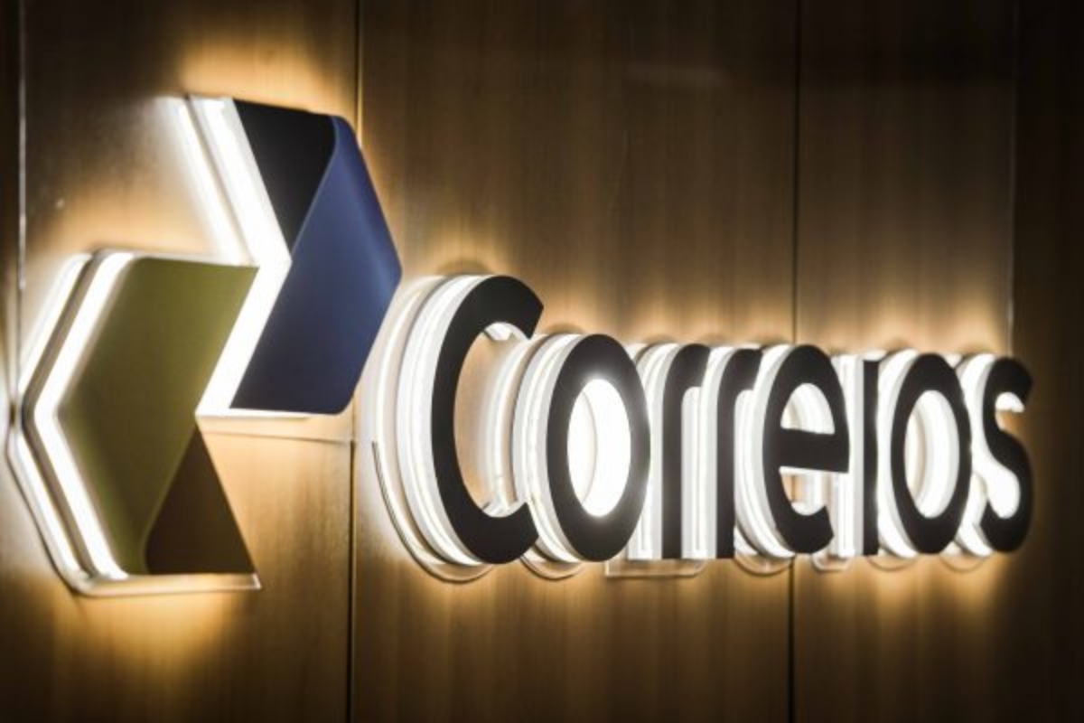 Moraes suspende pagamento de "vale-peru" a trabalhadores dos Correios