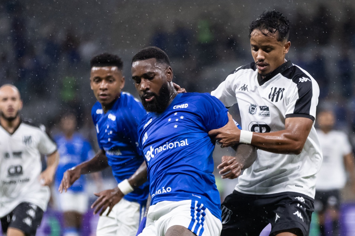 Mineiro: Democrata surpreende e vence Cruzeiro na estreia de Gerson