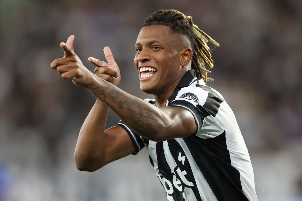 Brasileirão: Botafogo coloca Cruzeiro na roda e goleia por 4 x 0