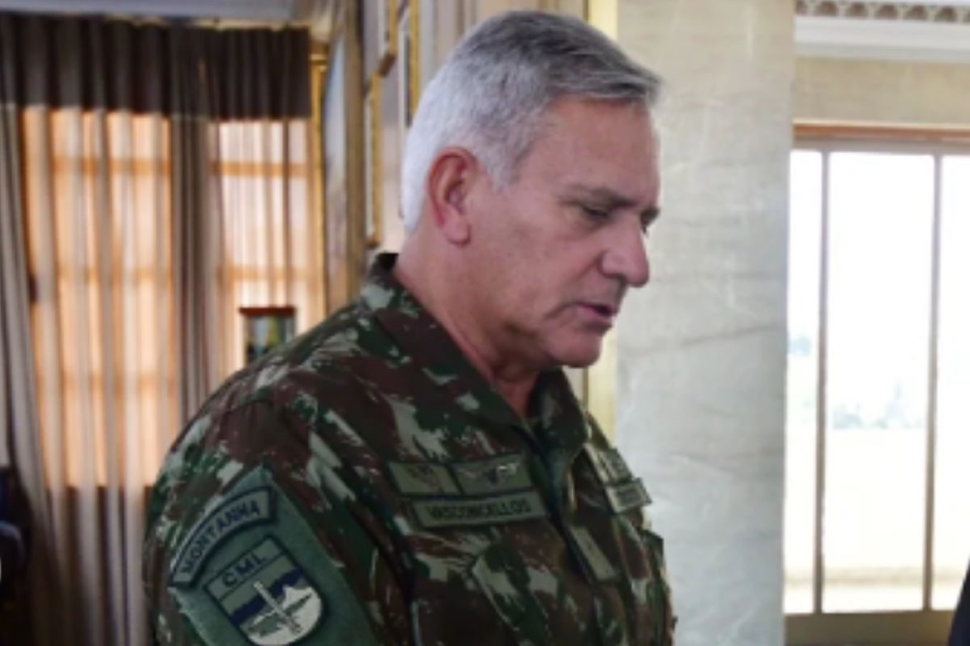 General brasileiro admite contratempos e alerta sobre divisão interna