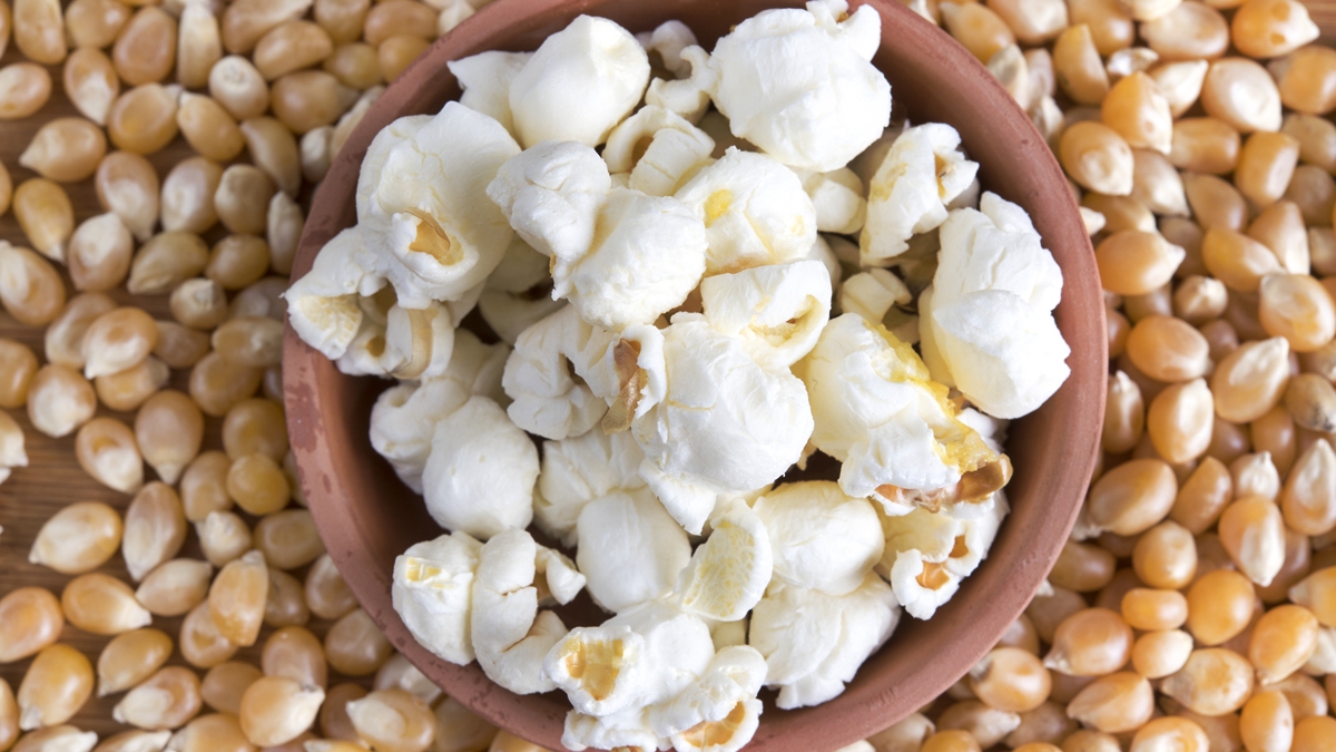 Descubra como a pipoca pode auxiliar no processo de emagrecimento