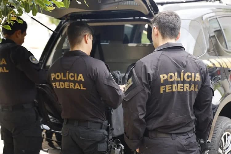 PF realiza operação para combater tráfico de cocaína do PCC