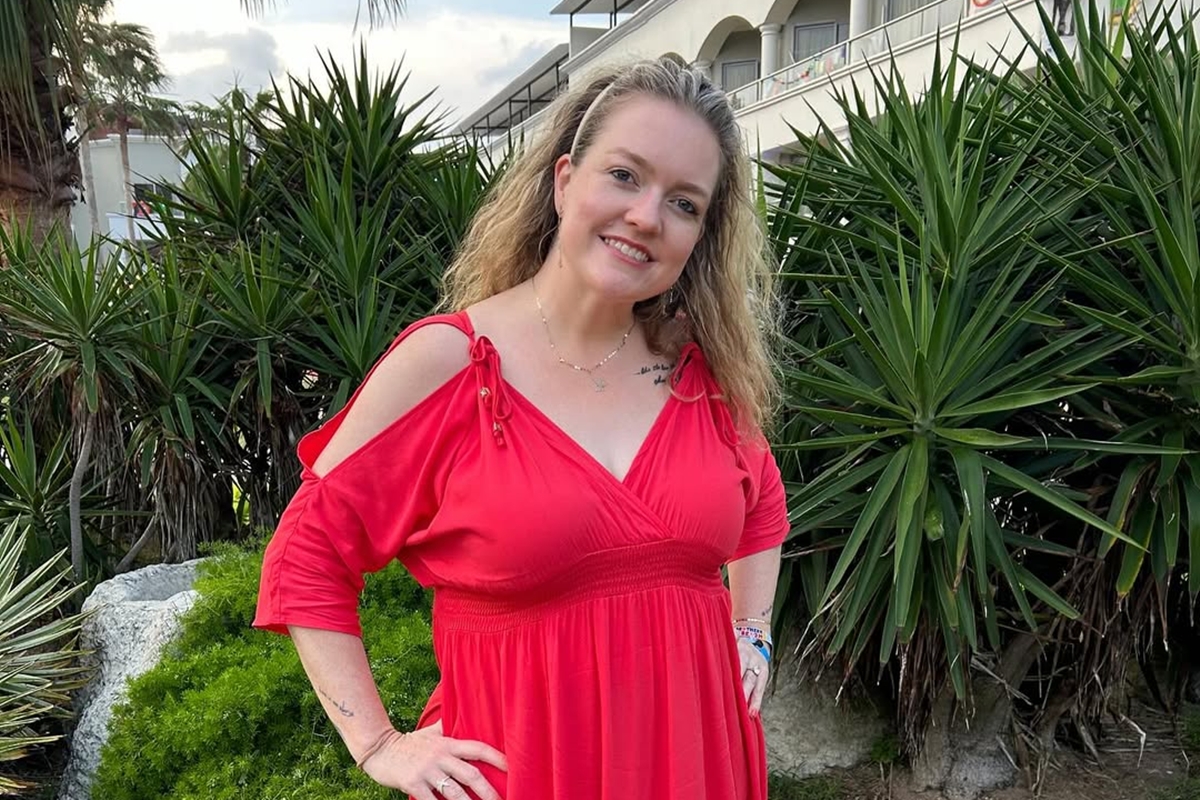 Colleen Hoover, autora de Verity, revela luta contra câncer