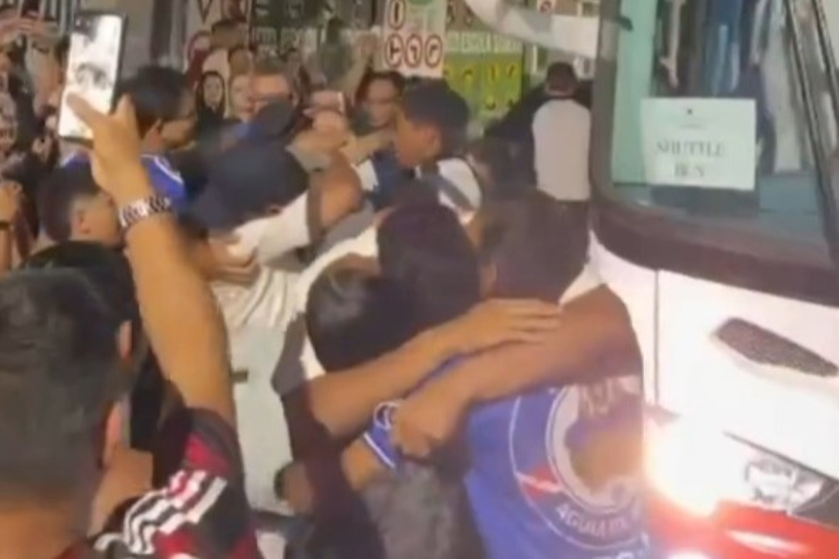 Delegação do Águia de Marabá é recebida com emoção após grave acidente. Veja vídeo