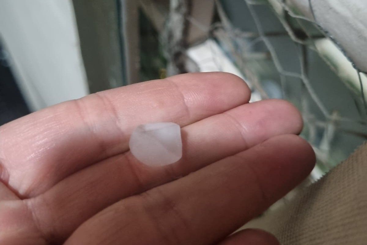 Temporal: ventos, raios e chuva de granizo atingem SP nesta segunda. Vídeo