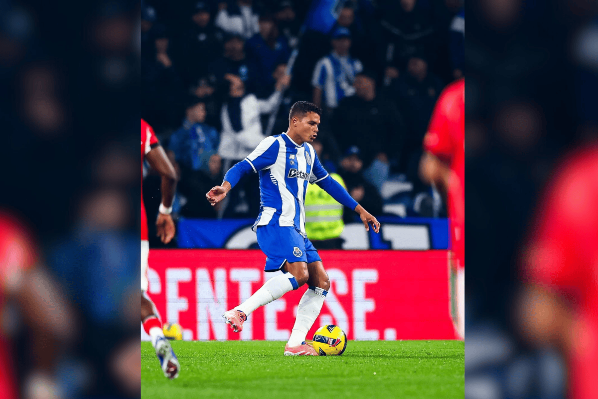 Thiago Silva estreia pelo Porto com vitória em clássico