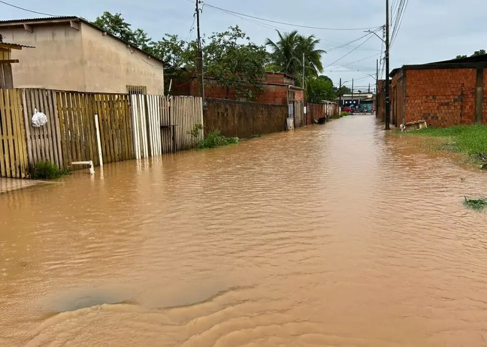 Defesa Civil contabiliza 17 bairros e 800 edificações atingidos pelas chuvas em Rio Branco