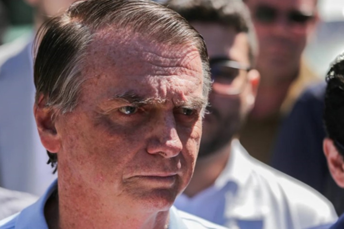 MPM pede arquivamento do pedido de deputada para perda de patente de Bolsonaro