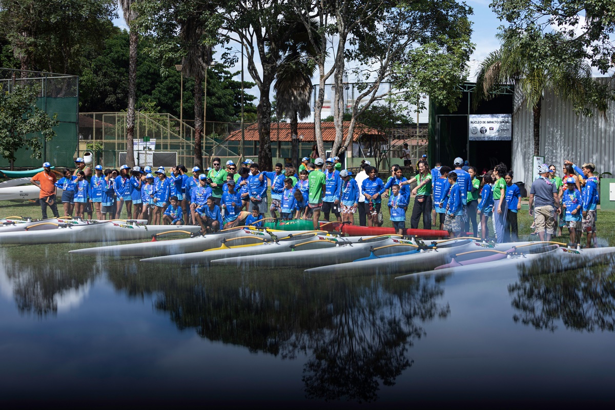 Projeto social Filhos da Nação usa canoagem para mudar história de crianças vulneráveis