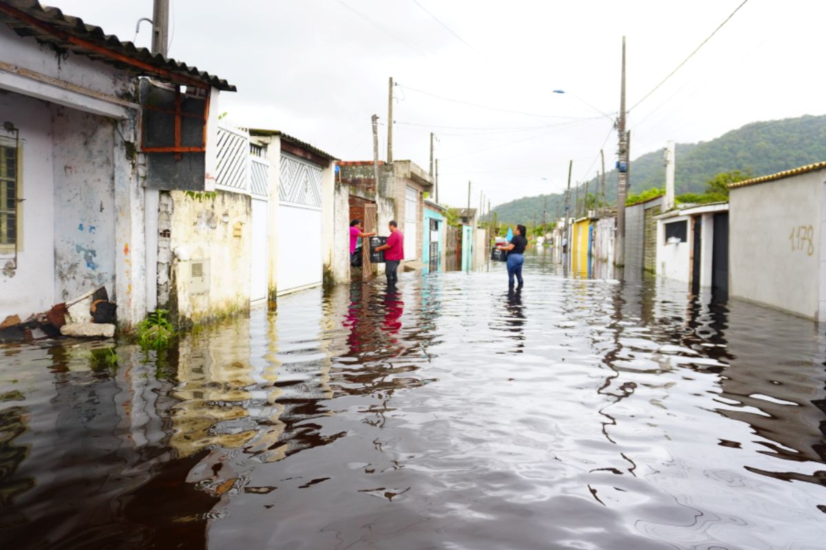 Chuva no litoral: Mongaguá pede ajuda humanitária à Defesa Civil
