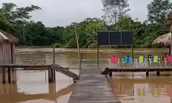 Nível do Rio Môa e do Igarapé Branco sobe e ameaça comunidades em Mâncio Lima