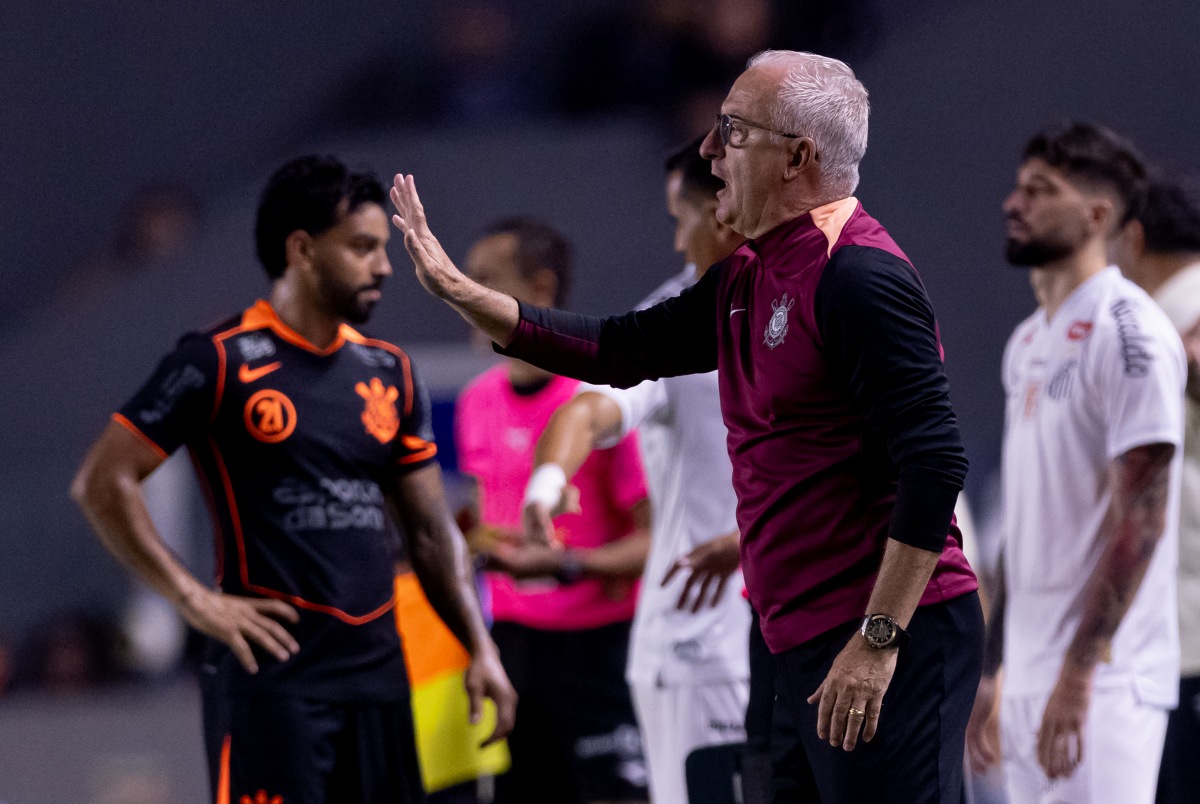 Dorival e Gustavo Henrique criticam arbitragem após empate no clássico