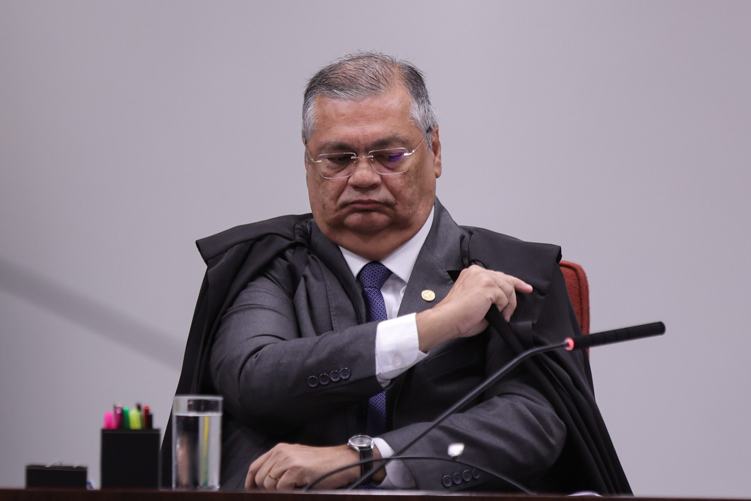 Flávio Dino proíbe emendas a ONGs ligadas a parentes de parlamentares