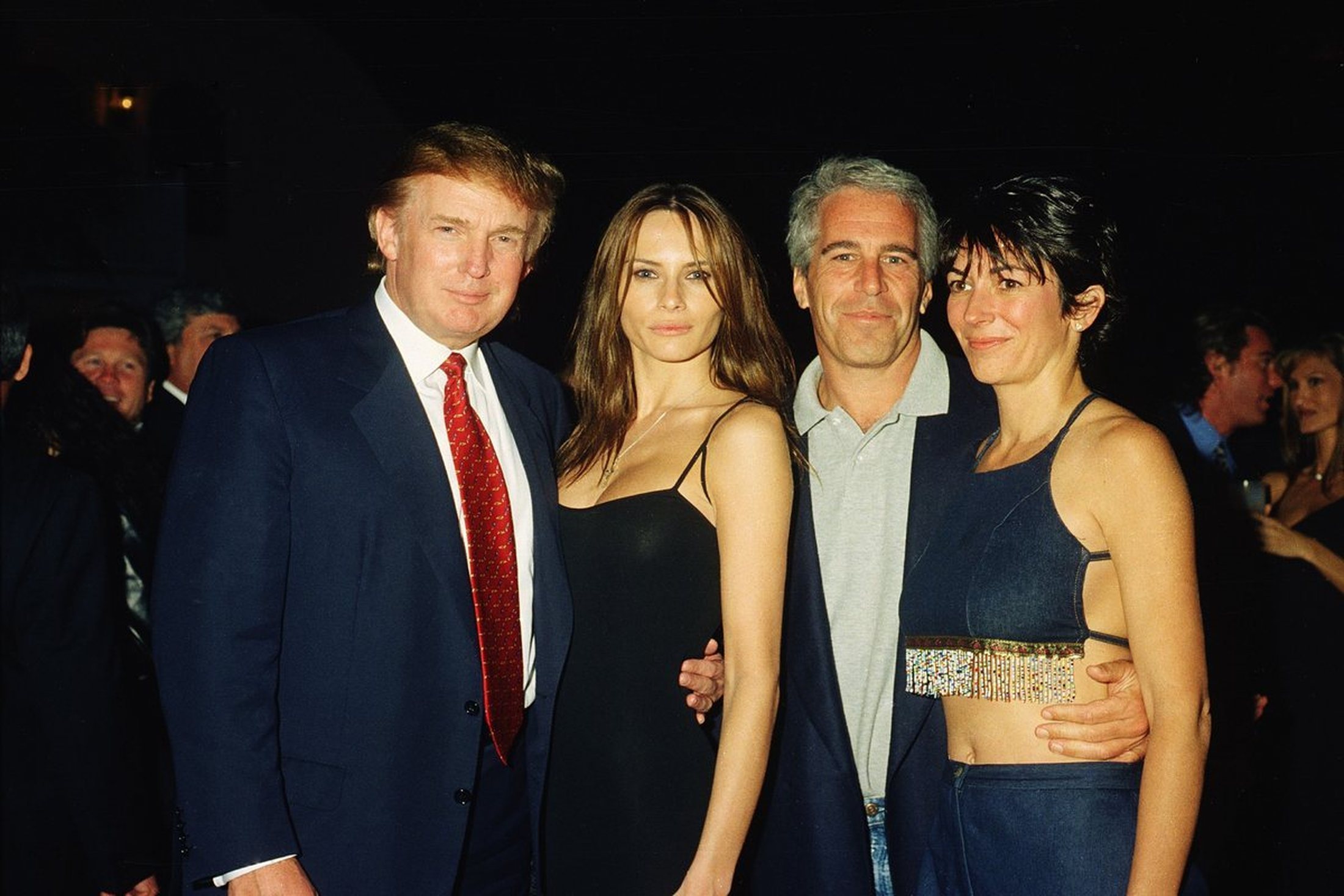 Arquivos de Epstein citam alegação contra Trump por suposto estupro