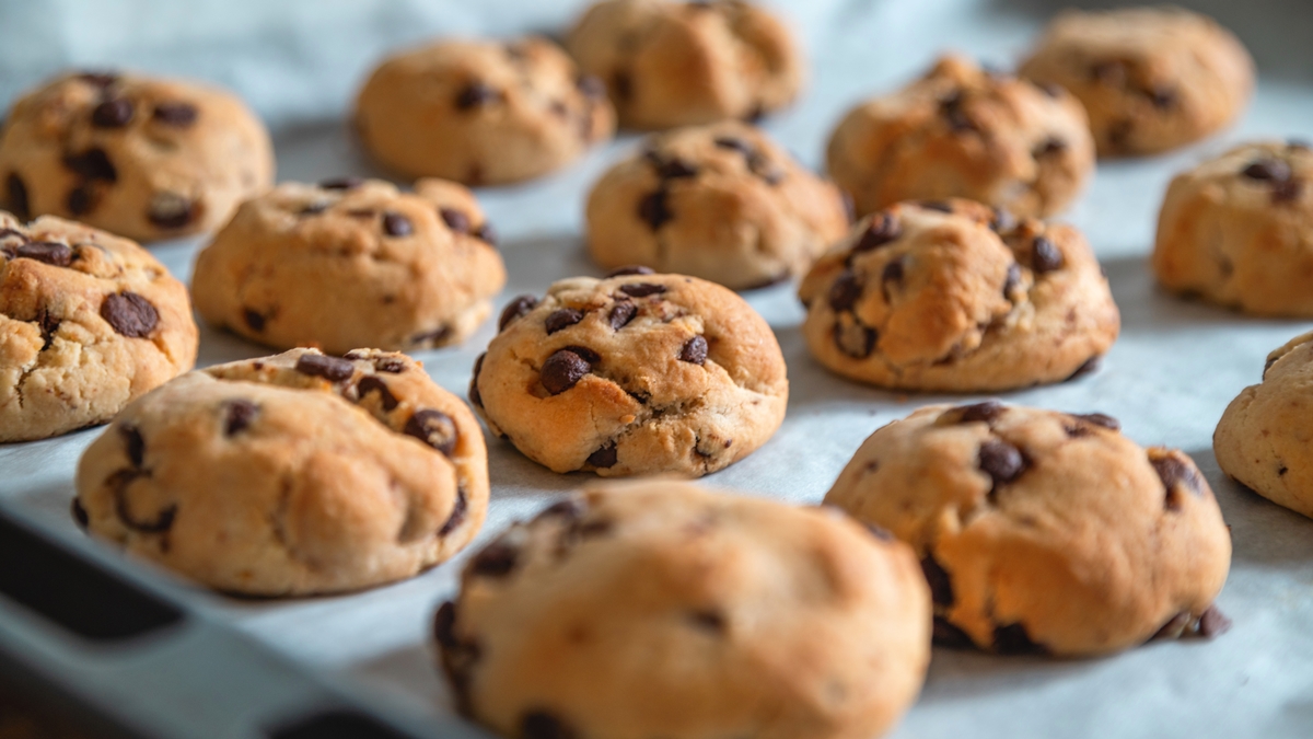 Cookie de 3 ingredientes é perfeito para fazer com as crianças nas férias
