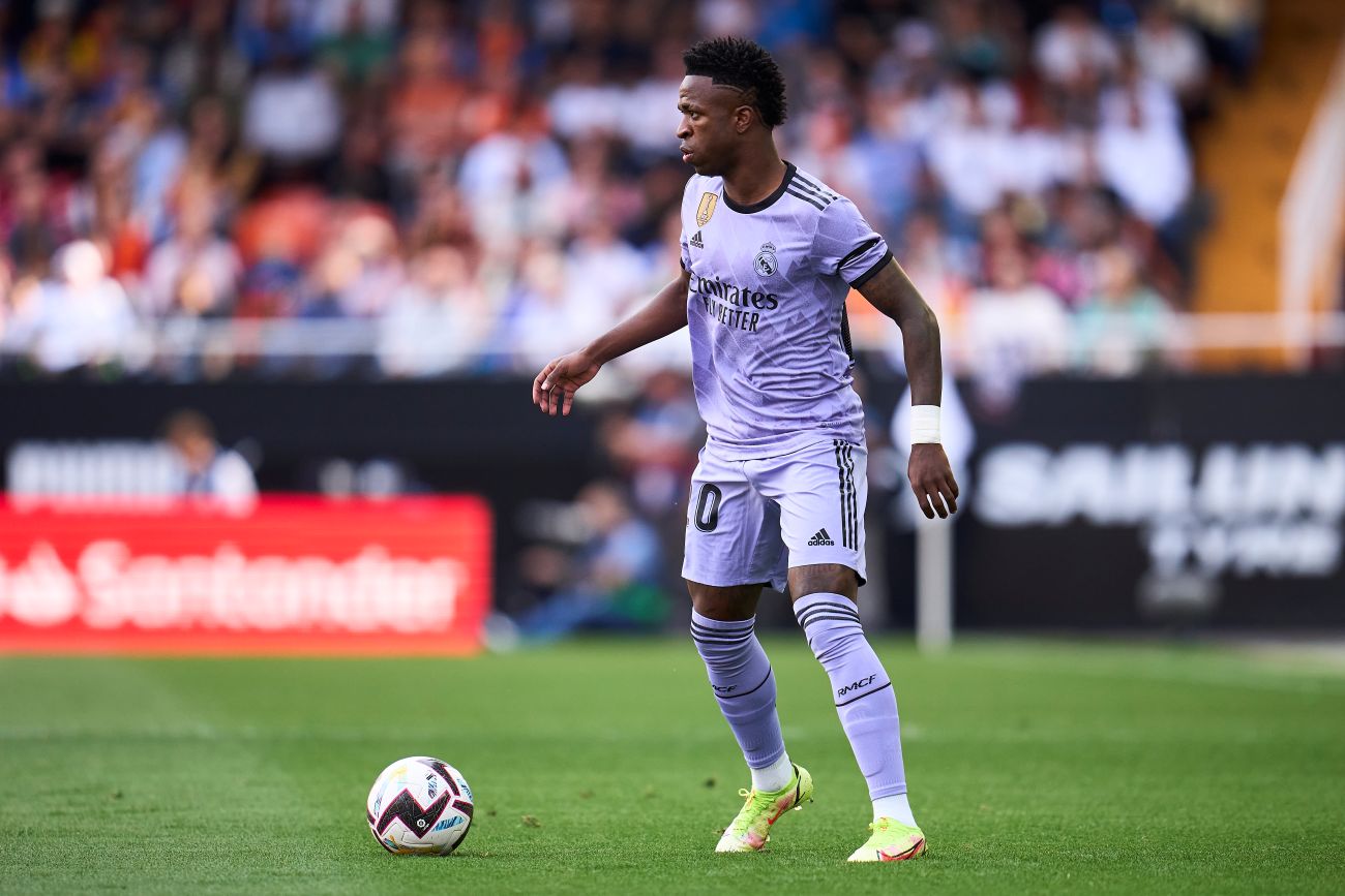 Time se manifesta após torcedor arremessar banana contra Vini Jr.