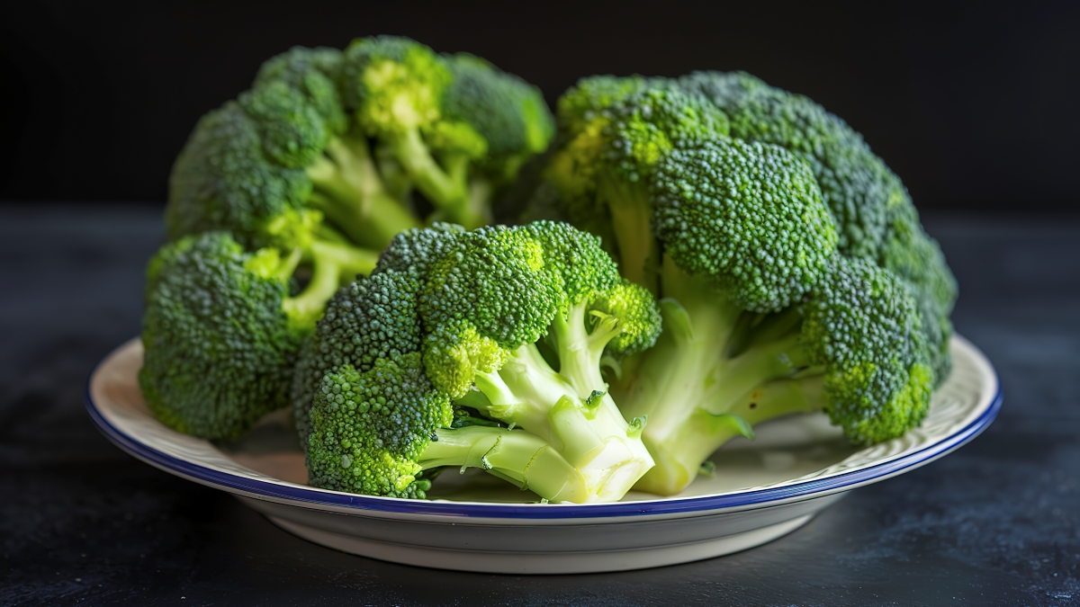 Você cozinha brócolis errado: veja um método melhor e mais rápido