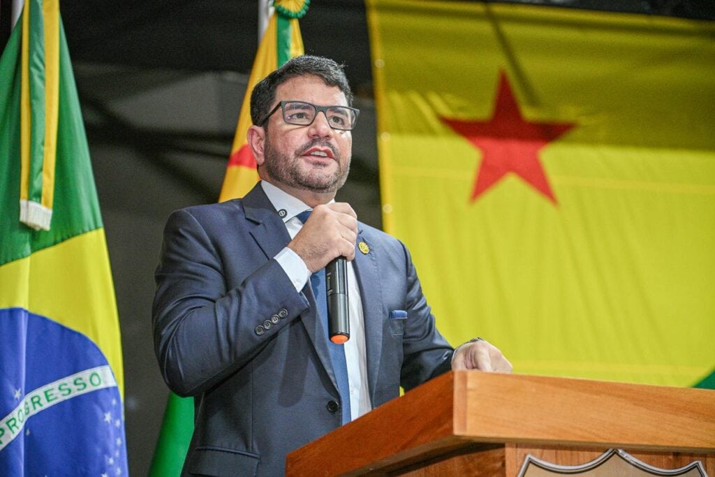 Favorito ao Senado, Gladson é peça-chave no tabuleiro que pode travar planos de Bolsonaro