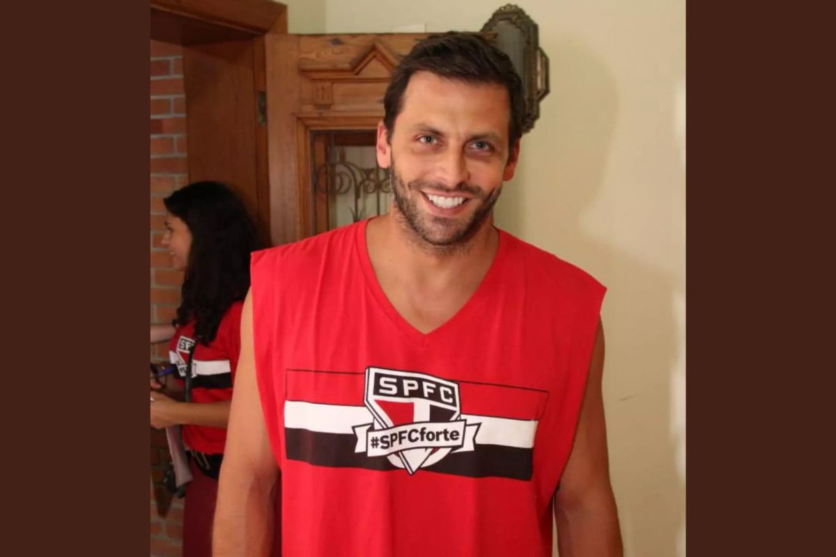 BBB26: Henri Castelli conta que namorou famosa que tinha vergonha dele. Vídeo