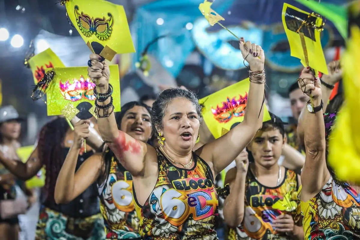 Bloco 6 é D+ apresenta samba-enredo que celebra a favela e a superação no Carnaval