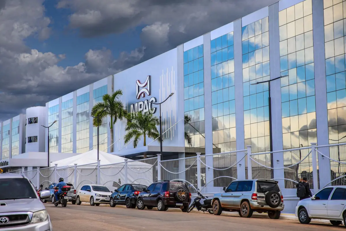 MP institui reserva de 5% de vagas para transexuais e indígenas em concursos