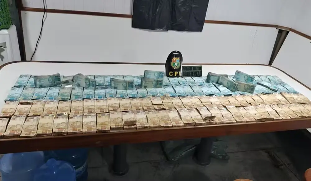 Polícia apreende R$ 1 milhão em espécie em lancha durante operação no Amazonas