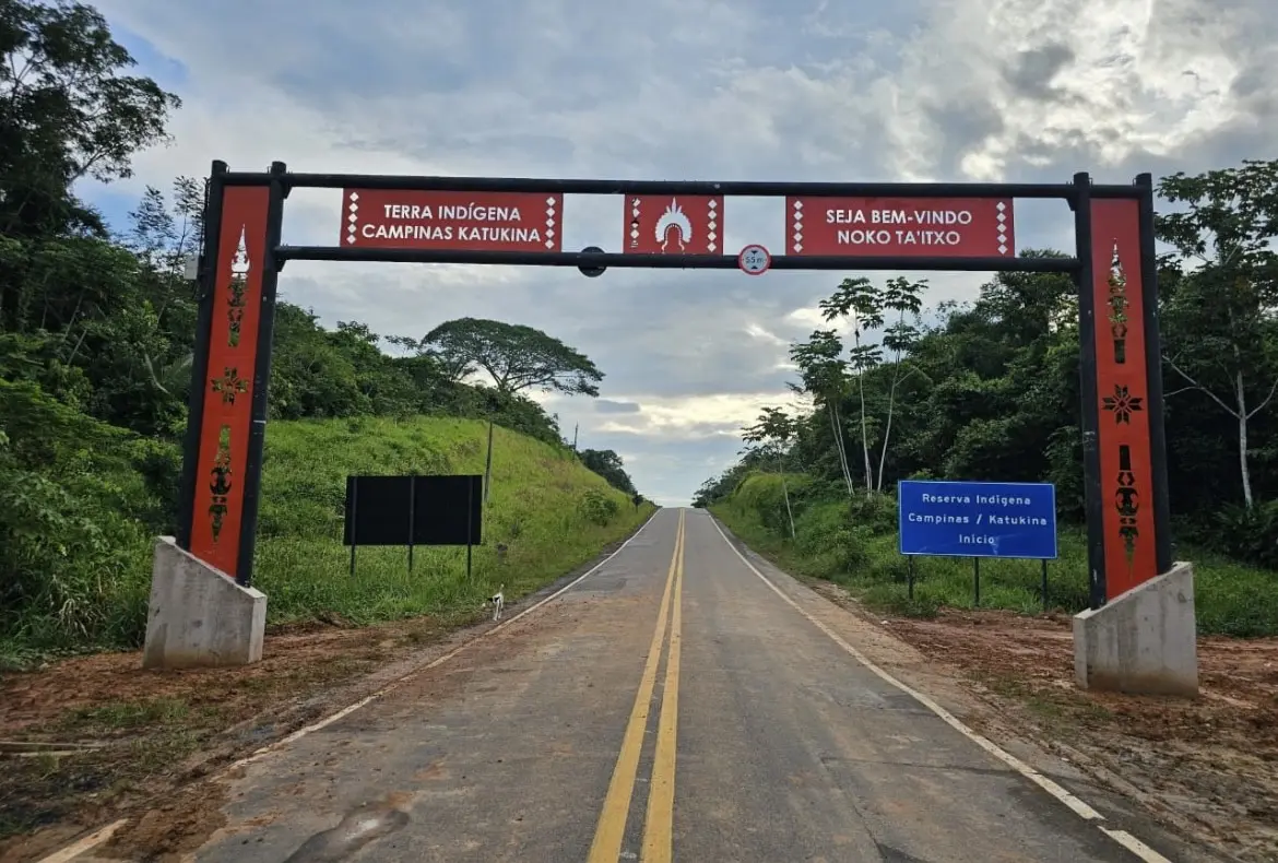 Seis indígenas ficam feridos em acidente na BR-364, em Cruzeiro do Sul