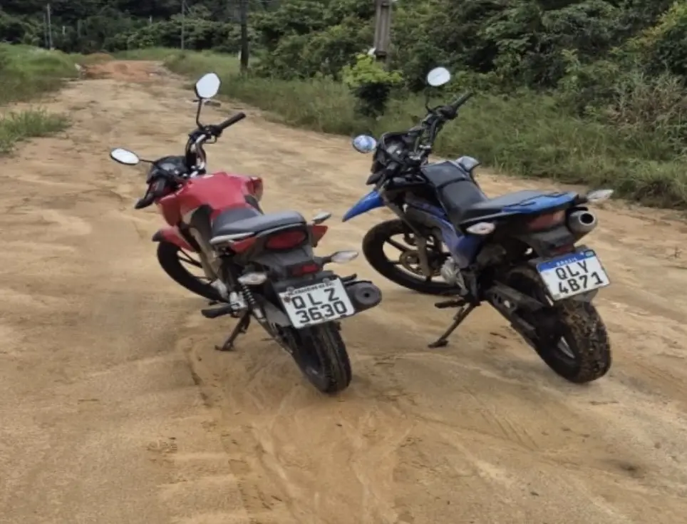 Duas motocicletas roubadas são encontradas pela Polícia Militar em Cruzeiro do Sul