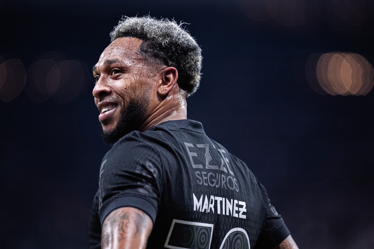 José Martínez detalha problema na Venezuela e ausência no Corinthians