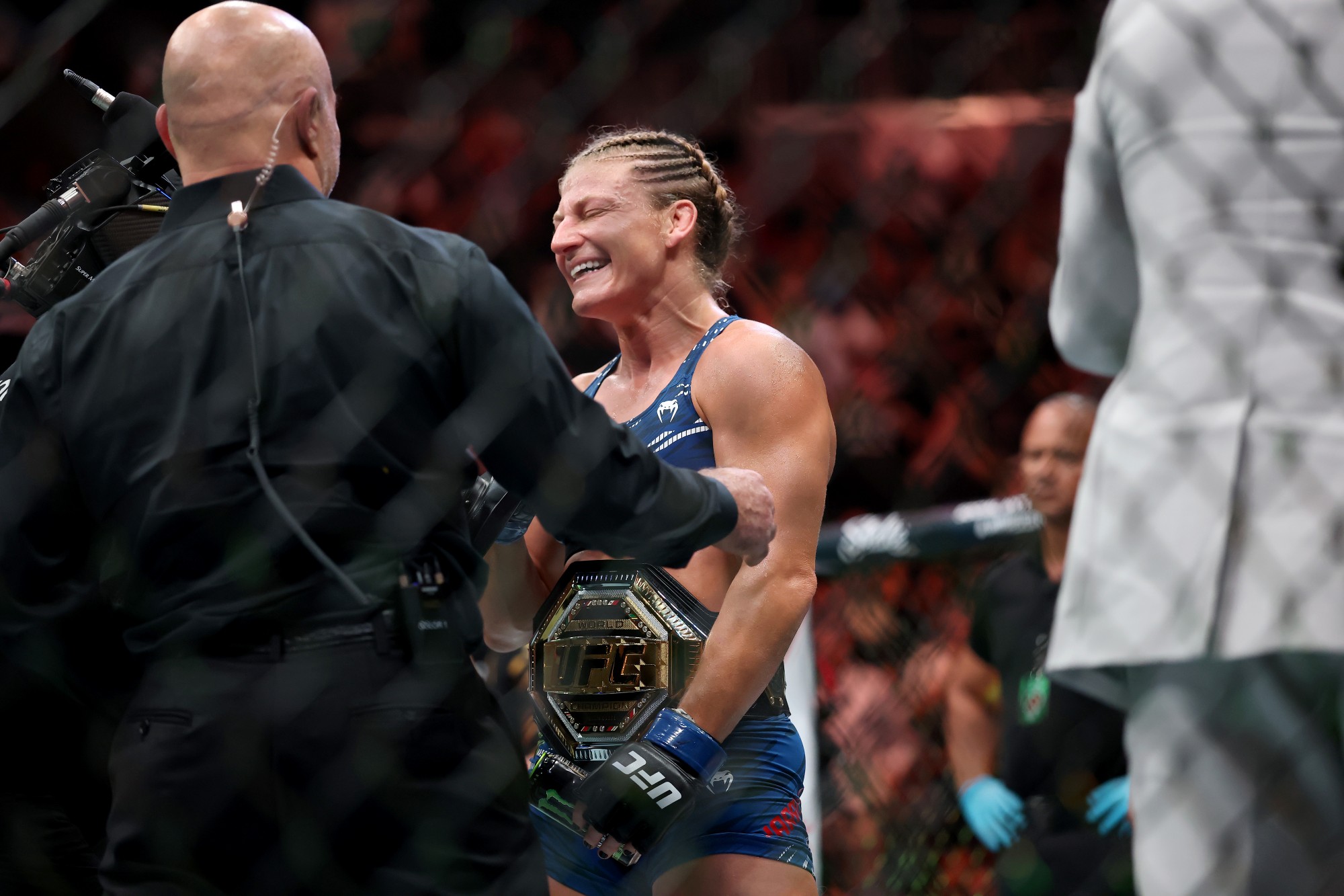 Campeã passa por cirurgia, e luta com Amanda Nunes é cancelada