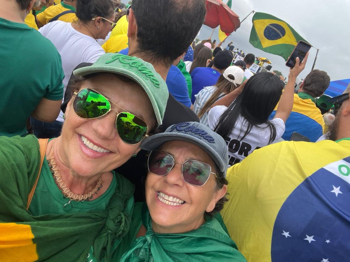 Mulher que foi parar na UTI após raio em ato de Nikolas tem alta