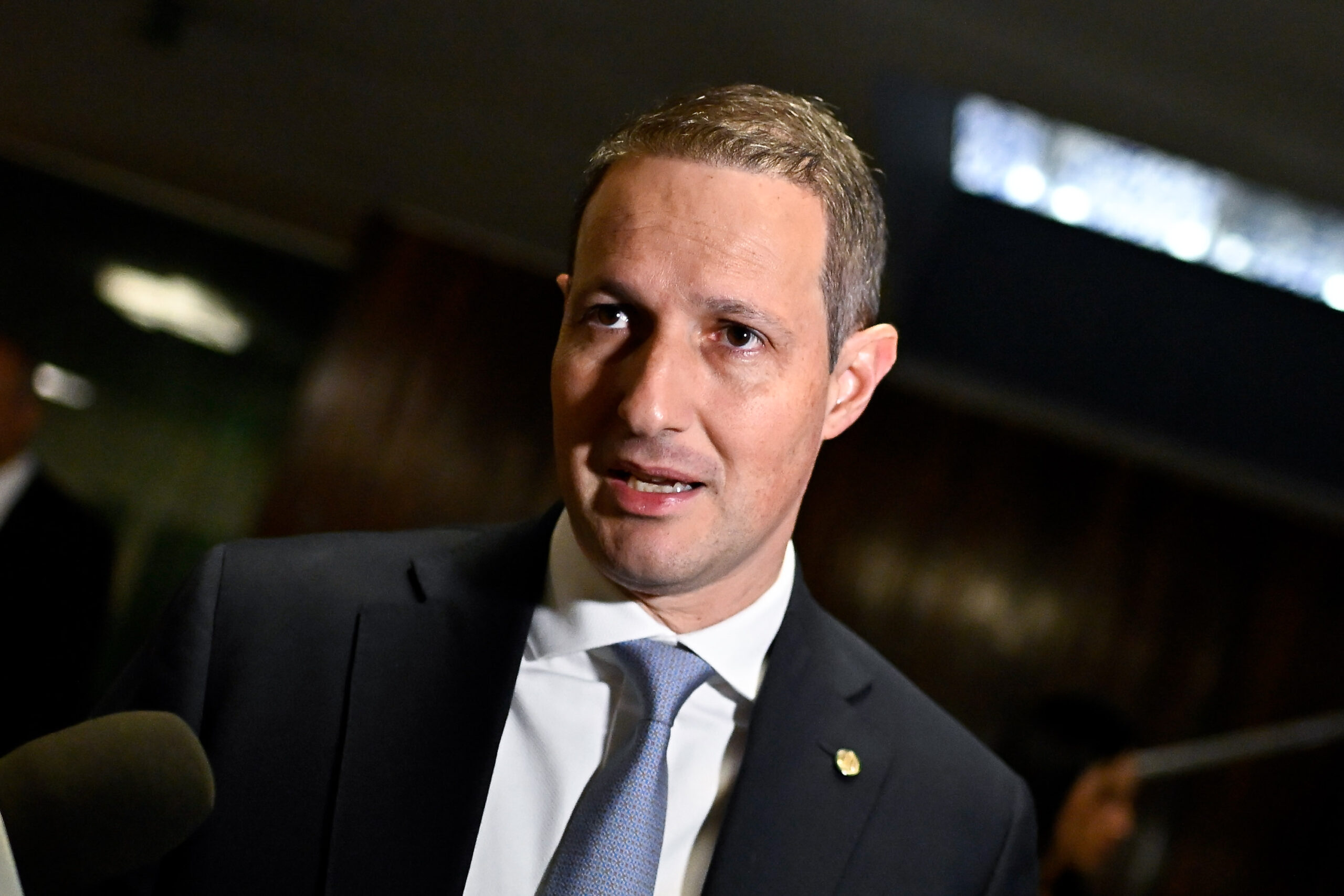 Aliados de Flávio Bolsonaro consideram Derrite para a vice-presidência