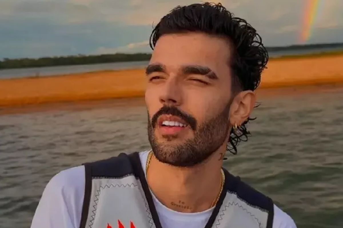 Cantor Luan Pereira tem arritmia durante show e é hospitalizado; vídeo