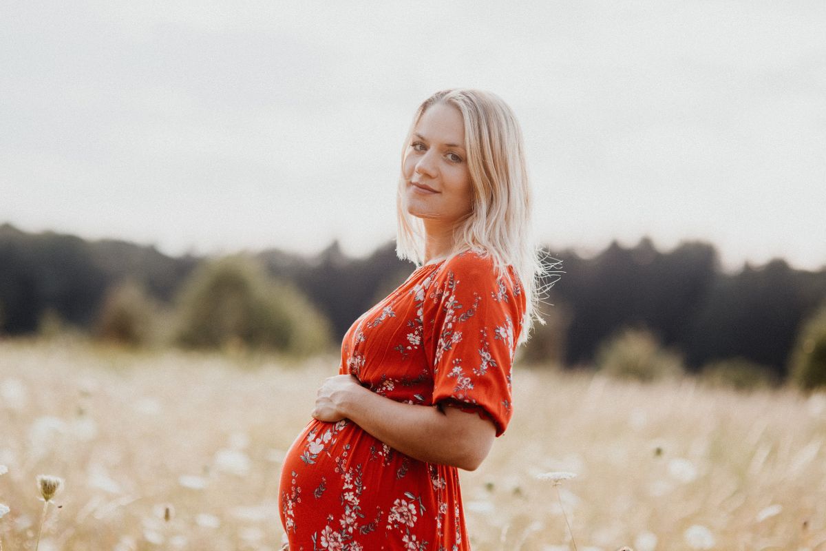 Especialista alerta: gravidez muda o cabelo e exige cuidados