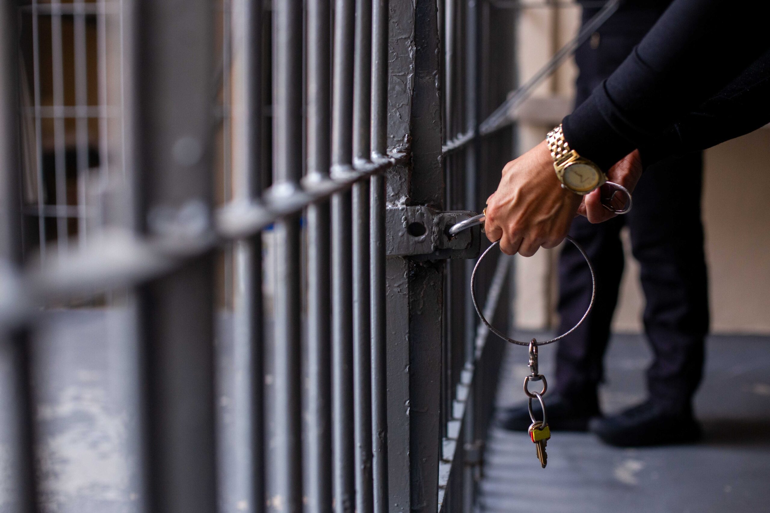 Deputado de SP pede ao MPF apuração sobre TVs em presídios federais