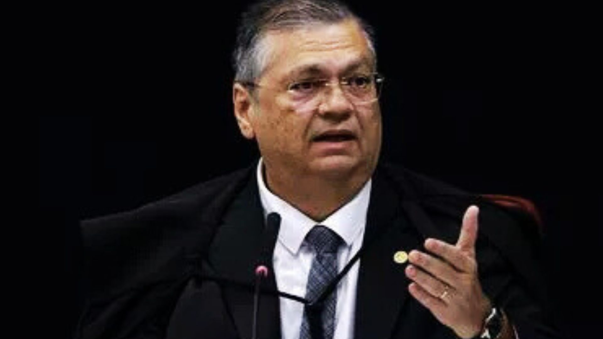 Dino manda acelerar auditorias e vê risco em emendas da saúde