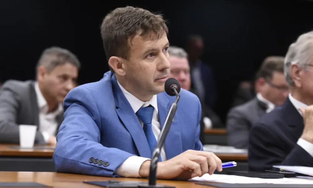 Velloso diz que agiu dentro da legalidade e se coloca à disposição da PF