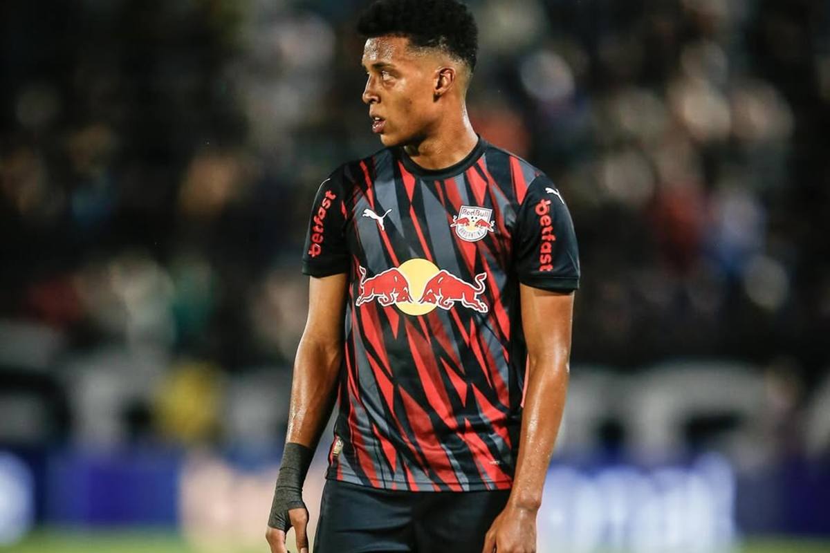 Bragantino: lateral realiza cirurgia cerebral após diagnóstico de MAV