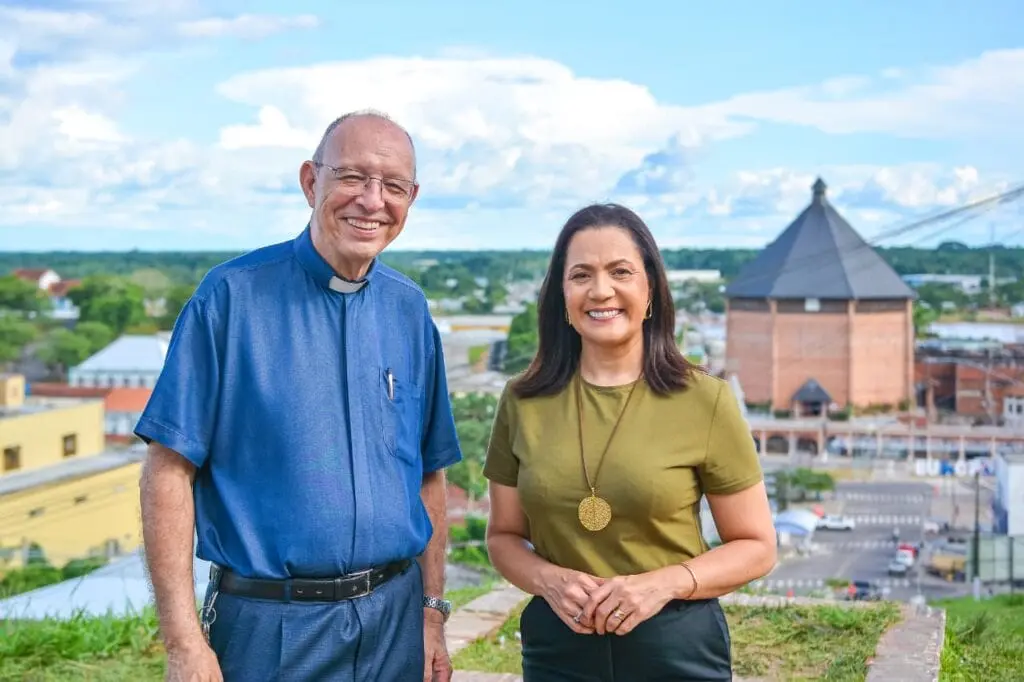 Governadora em exercício, Mailza reafirma parcerias com a Diocese de Cruzeiro do Sul