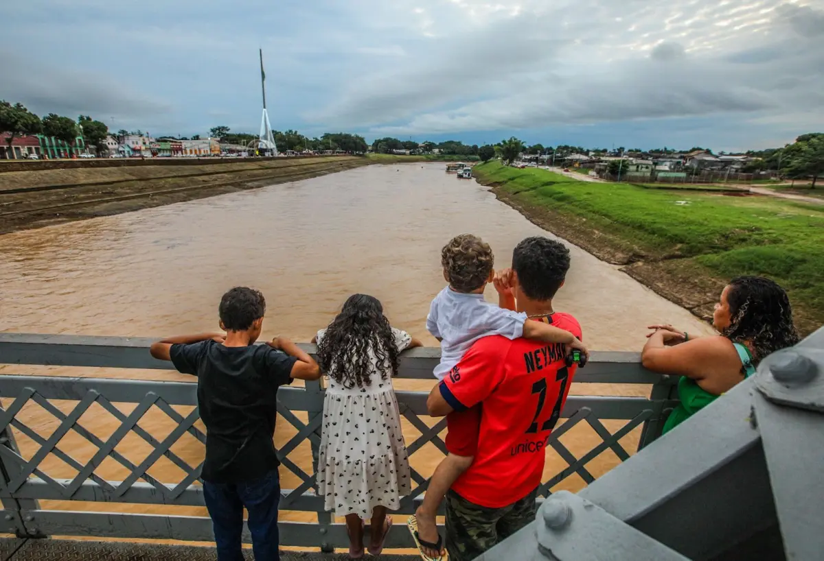 Rio Acre segue acima da cota de transbordo em Rio Branco nesta sexta