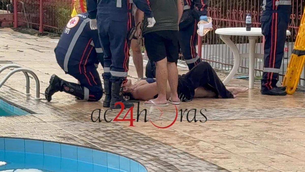 Mulher é socorrida após queda em área de piscina no bairro Panorama