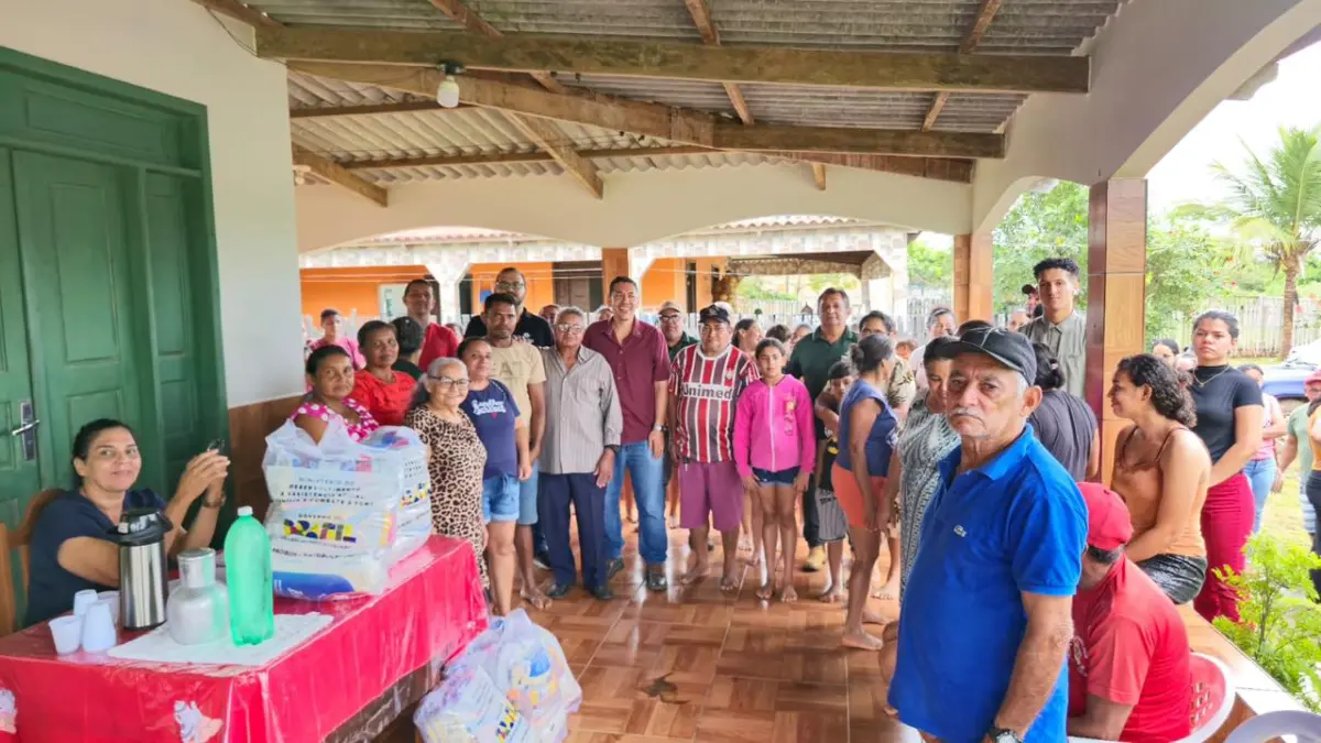Cooperativas recebem cestas básicas para ajudar famílias atingidas pela enchente
