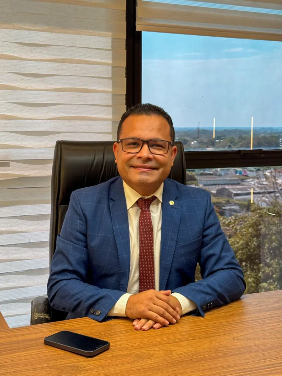 Tadeu Hassem garante R$ 1,1 milhão em emendas para escolas de Brasiléia