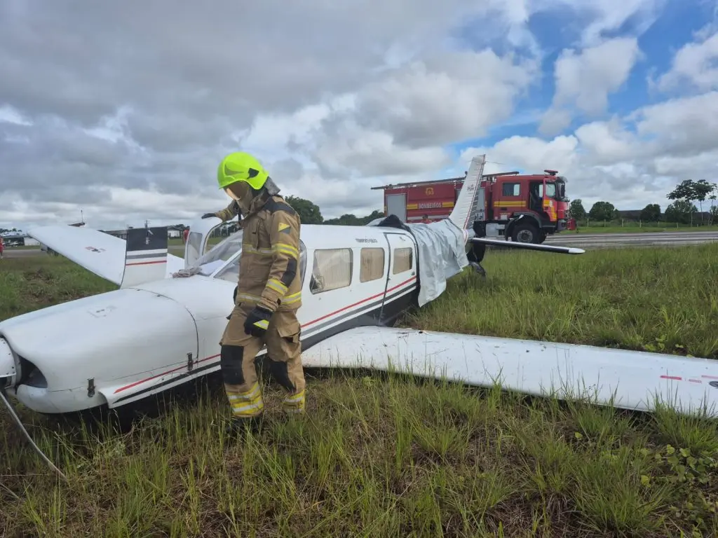Avião sai da pista após falha durante tentativa de decolagem no aeródromo de Tarauacá