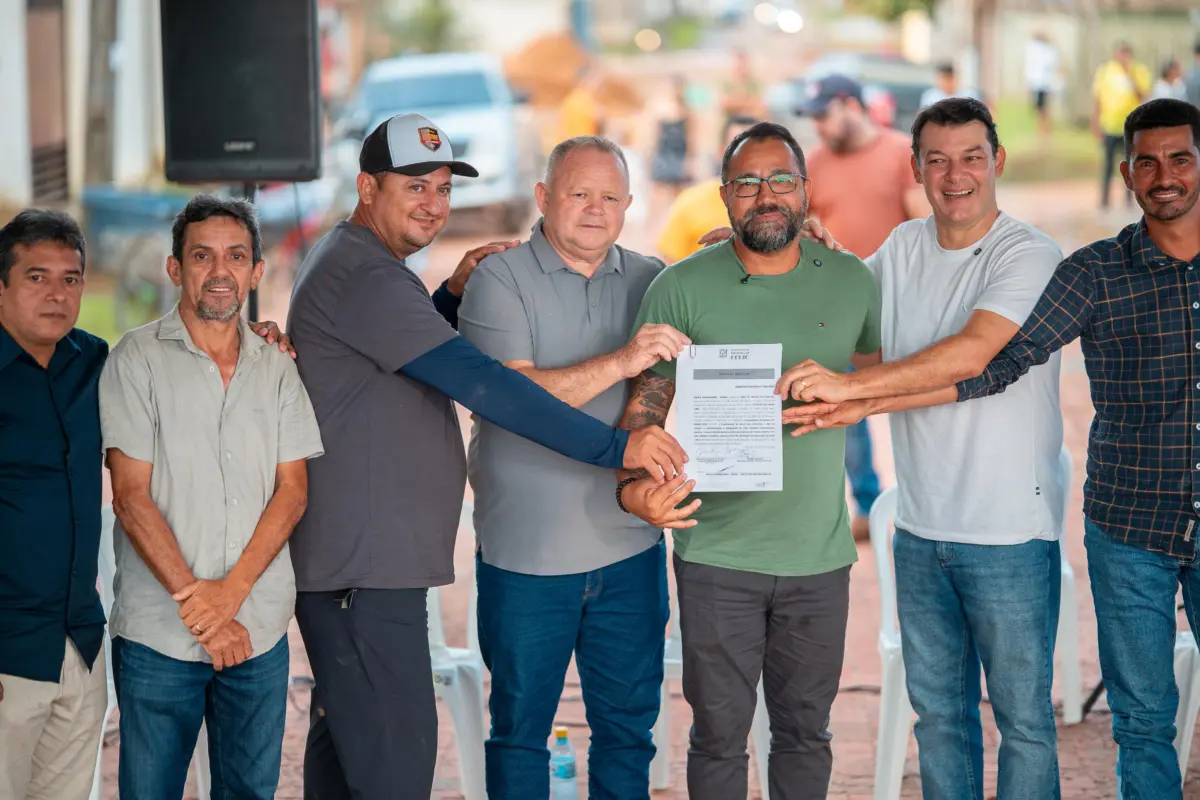 Prefeito Railson Ferreira assina ordem de serviço para pavimentação em Feijó