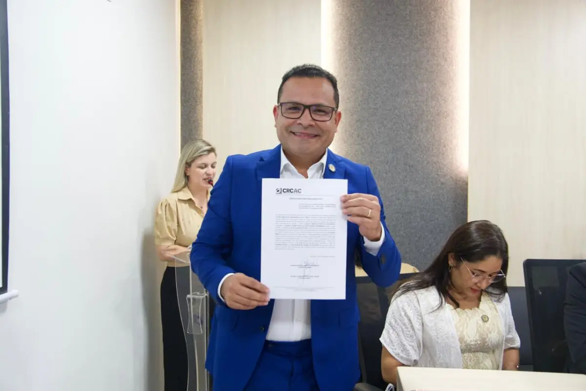 Deputado Tadeu Hassem é empossado como Conselheiro do CRC-AC