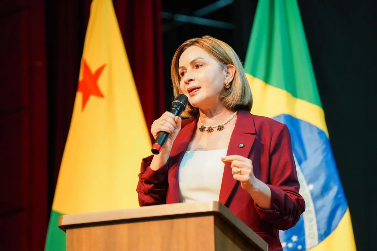 Contra o reajuste de 0,37%, Socorro Neri cobra MEC e defende nova regra para o piso do magistério