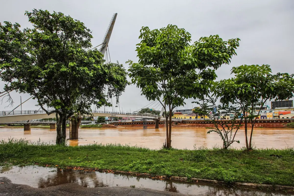 Rio Acre sobe mais de 50 centímetros em apenas três horas em Rio Branco, informa Defesa Civil