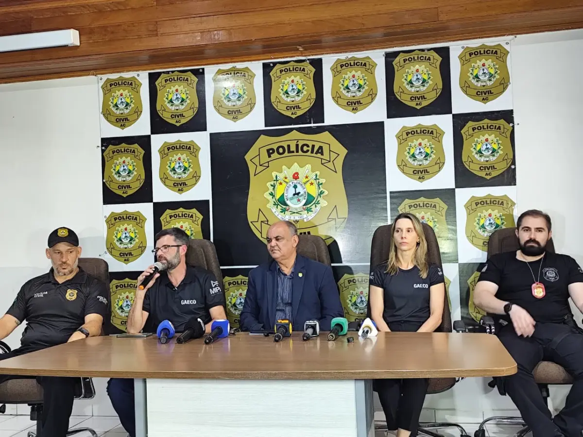 Operação da Polícia Civil e do Gaeco atinge cúpula do CV, esquema de “taxa de segurança” e tráfico no Acre